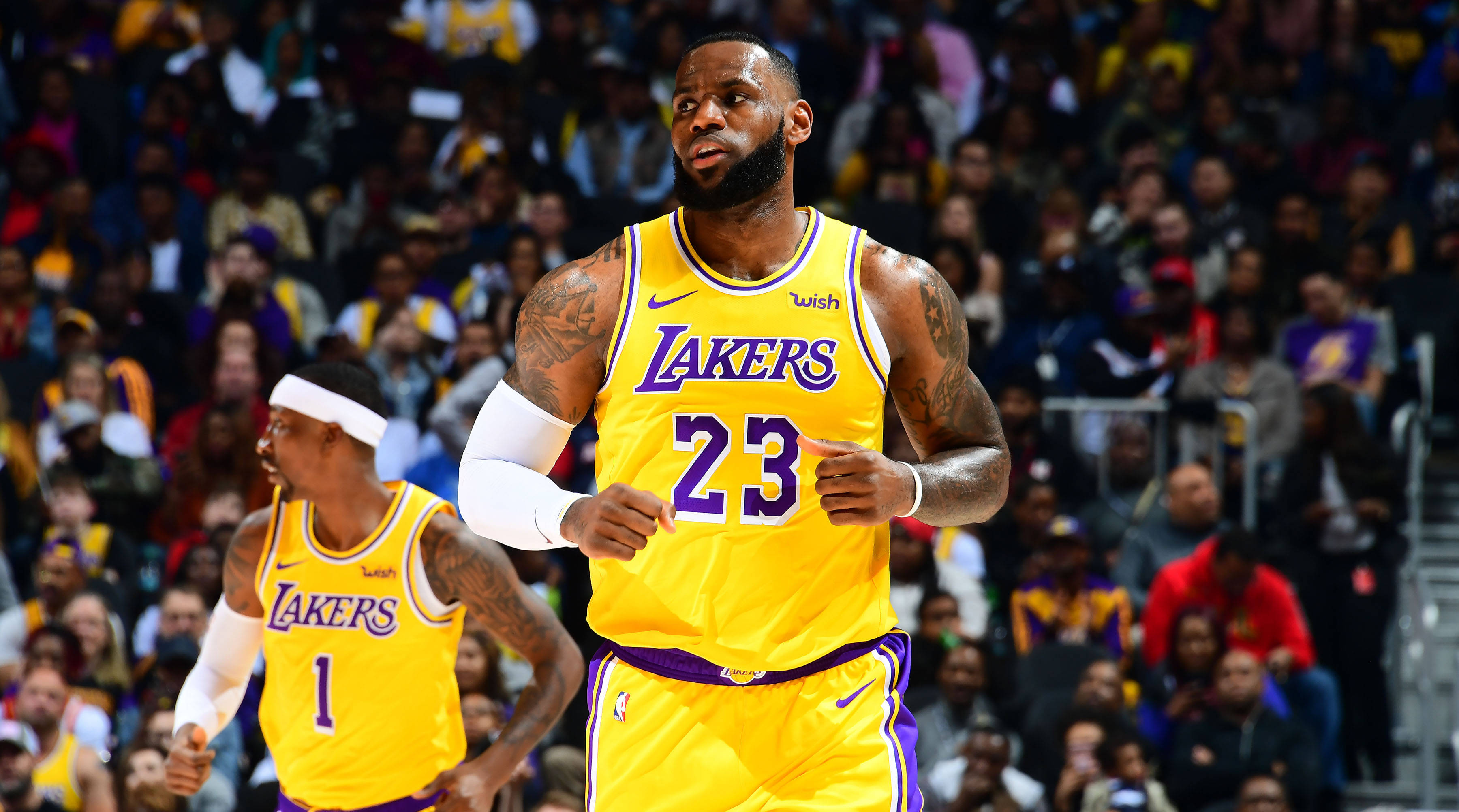 湖人队内讧传闻缓解,球员团结一心备战的简单介绍 湖人队内讧传闻缓解,球员团结一心备战的简单介绍