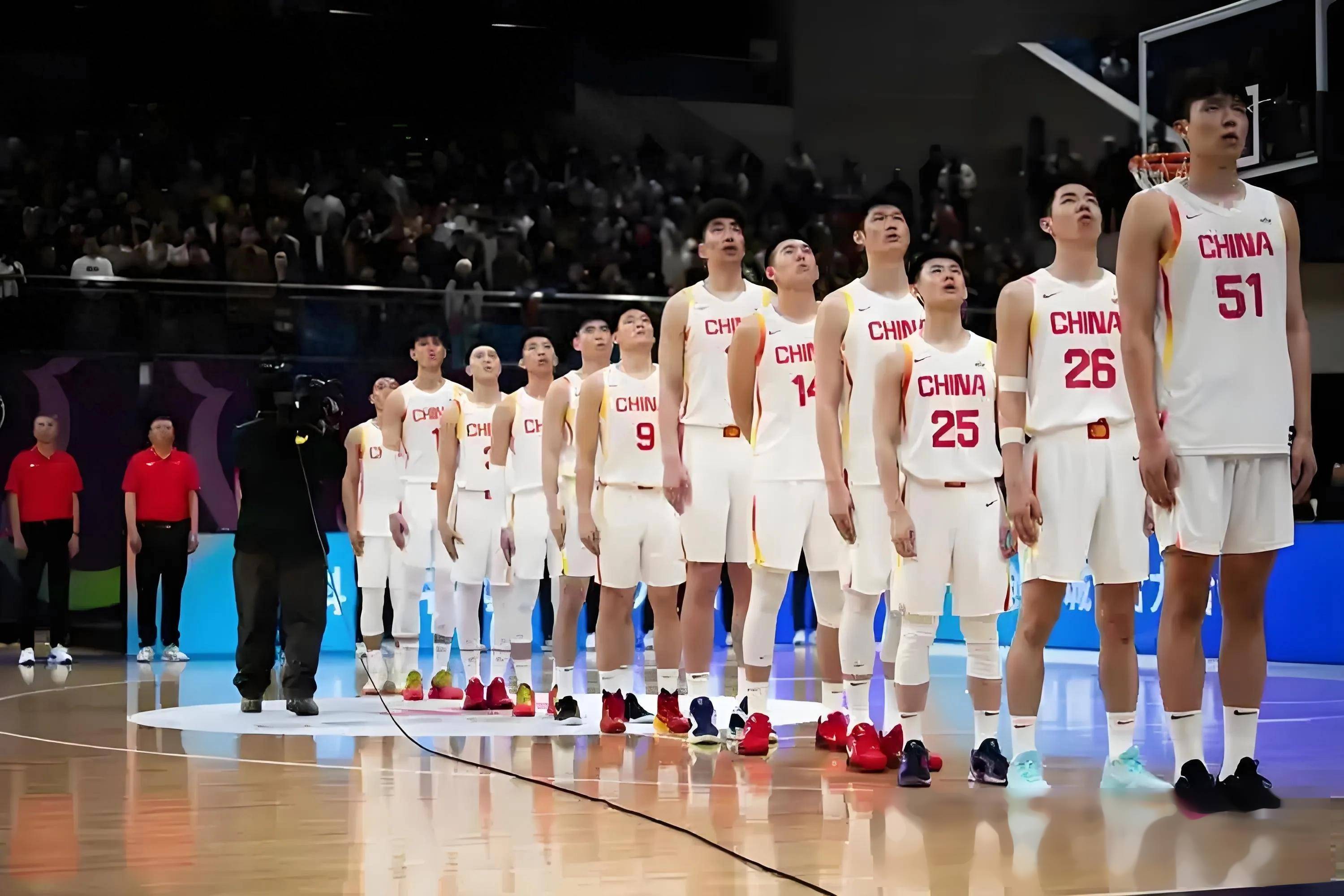 中国篮球联赛各队在比赛前进行最后冲刺 中国篮球联赛各队在比赛前进行最后冲刺