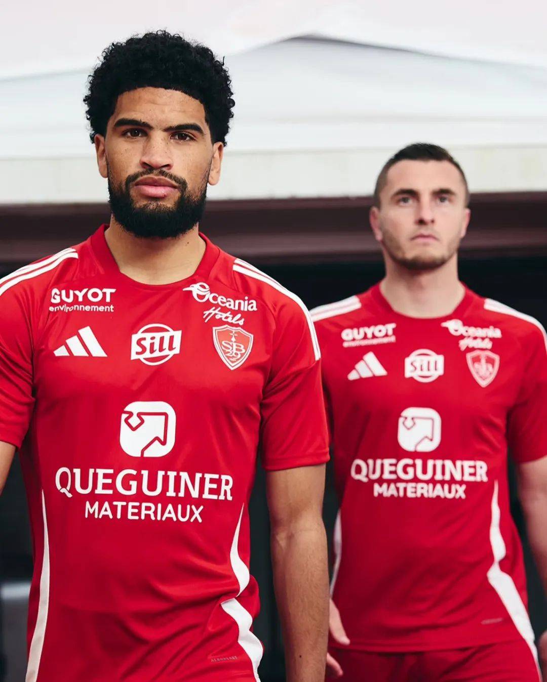 米兰体育注册-亚眠队新赛季表现出色，成为法甲黑马