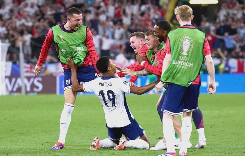 荷兰神奇绝杀,挺进淘汰阶段 荷兰神奇绝杀,挺进淘汰阶段