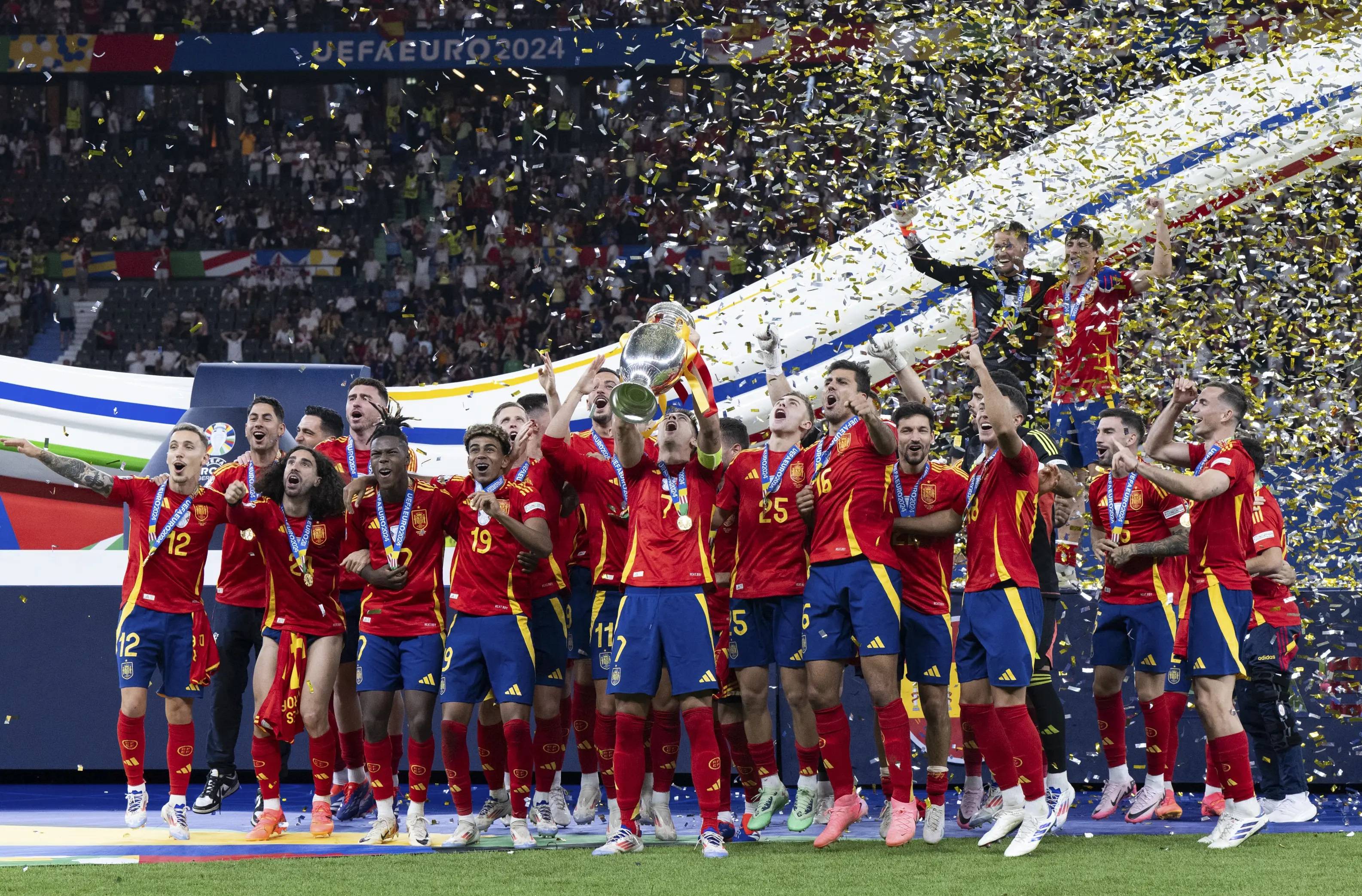 阿贾克斯在荷兰联赛中取得胜利 阿贾克斯在荷兰联赛中取得胜利