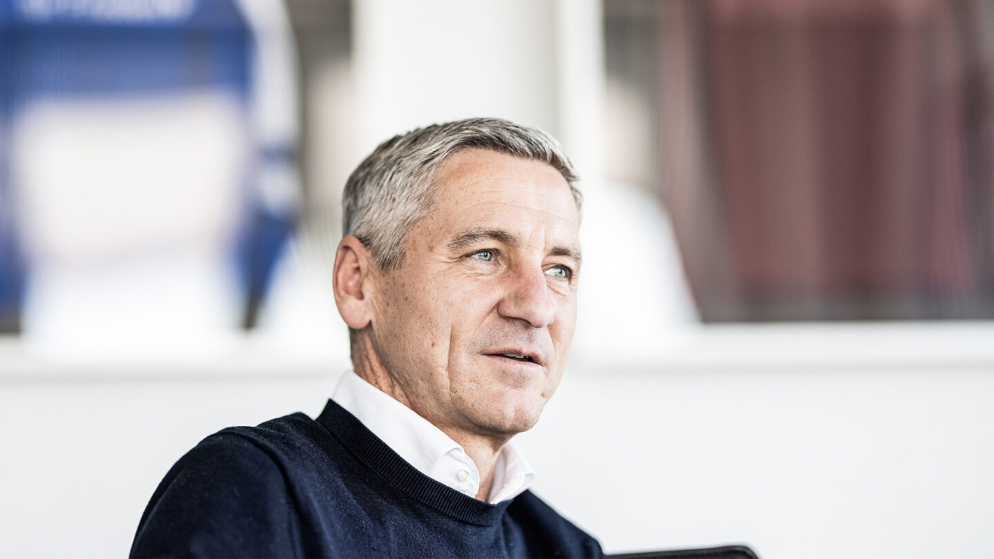 沙尔克主帅赞扬年轻新秀表现