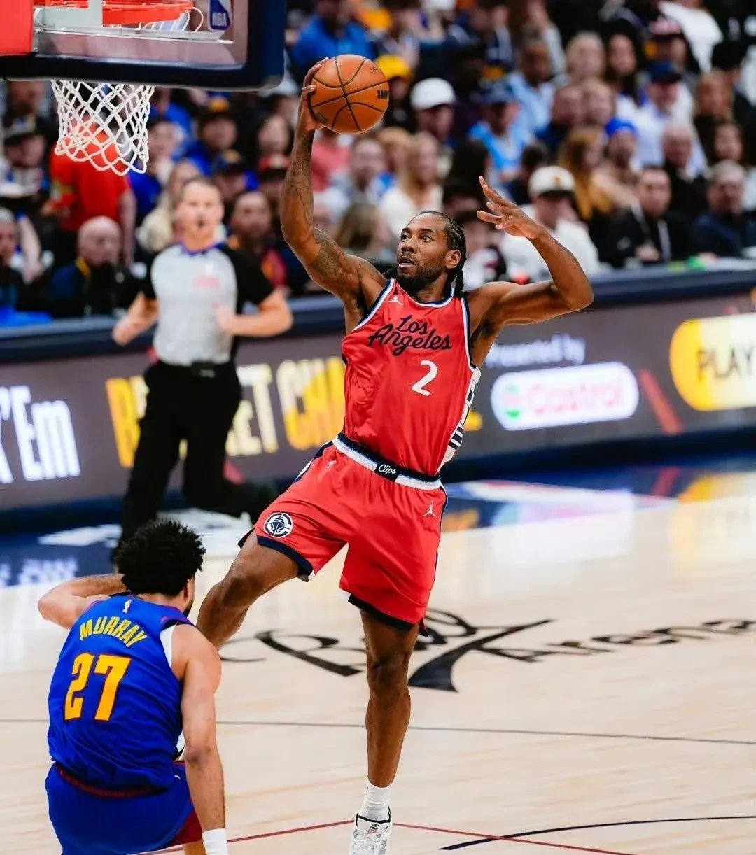 快船力克独行侠,莱昂纳德独得45分的简单介绍 快船力克独行侠,莱昂纳德独得45分的简单介绍