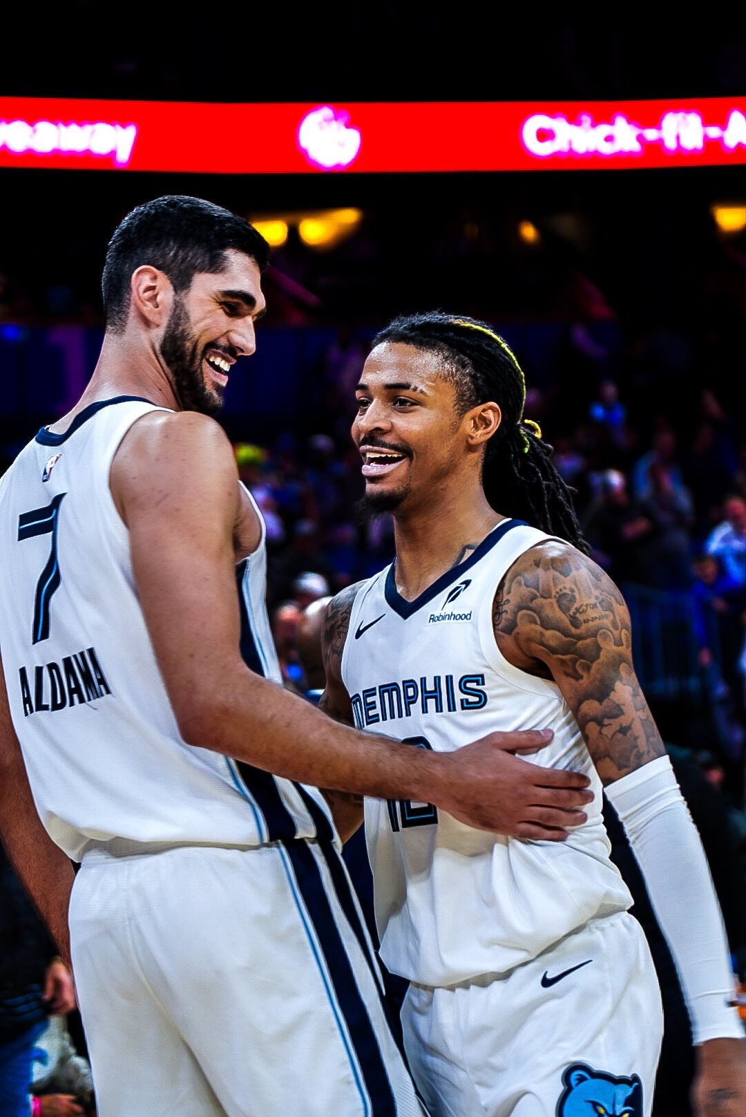 关于灰熊遭掘金逆转，客场失利的信息