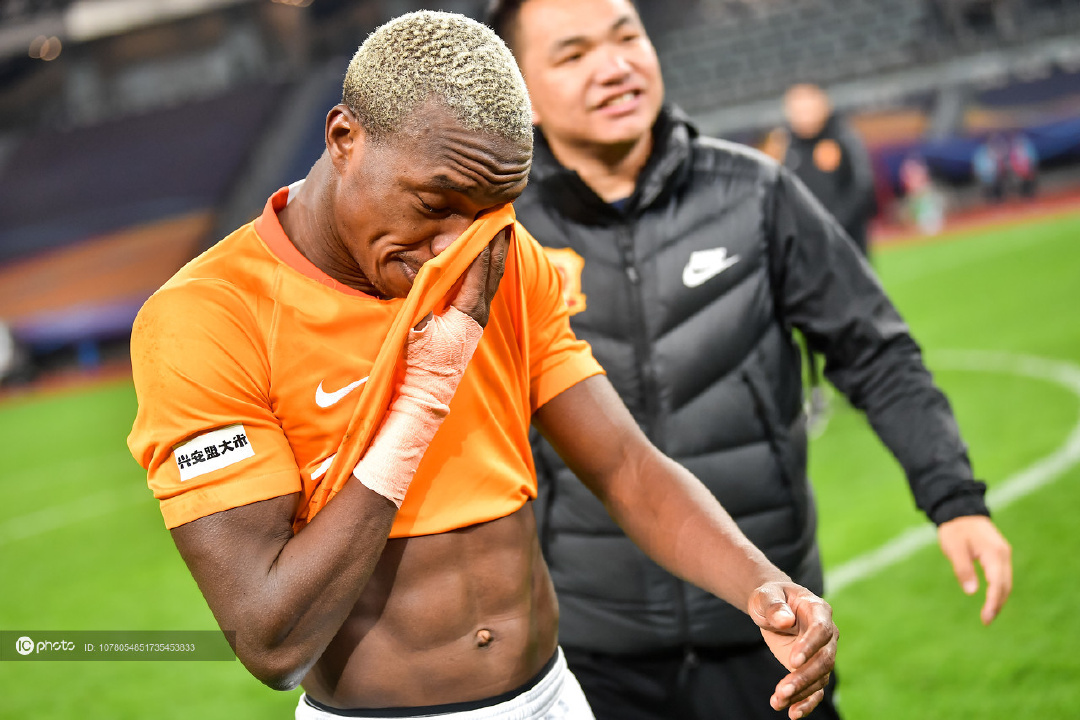 关于诺里奇惨败狼队，保级形势艰难的信息